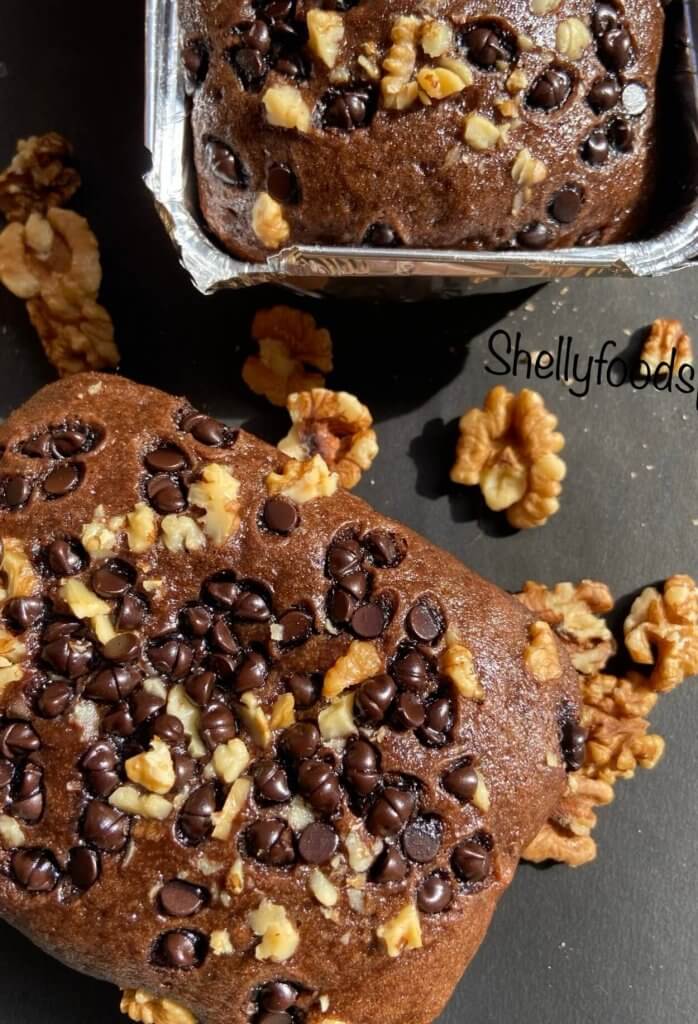 Choco chip and walnuts topped on cake